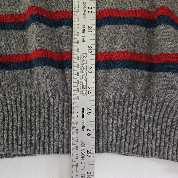 Zara Man Sweater Size XL Grey Red Blue Striped Lightweight Wool Blend V-Neck - Picture 8 of 10